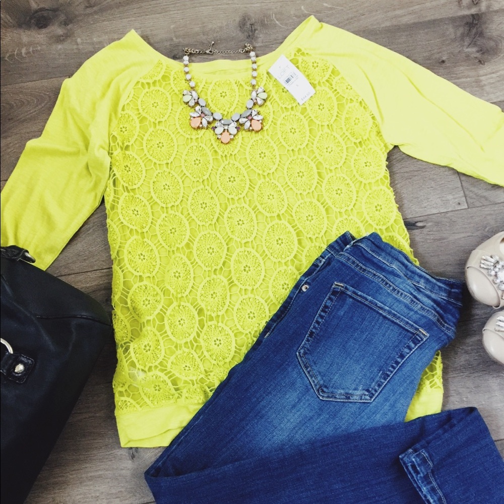 LOFT Ann Taylor Quarter Sleeves Lace Front Top